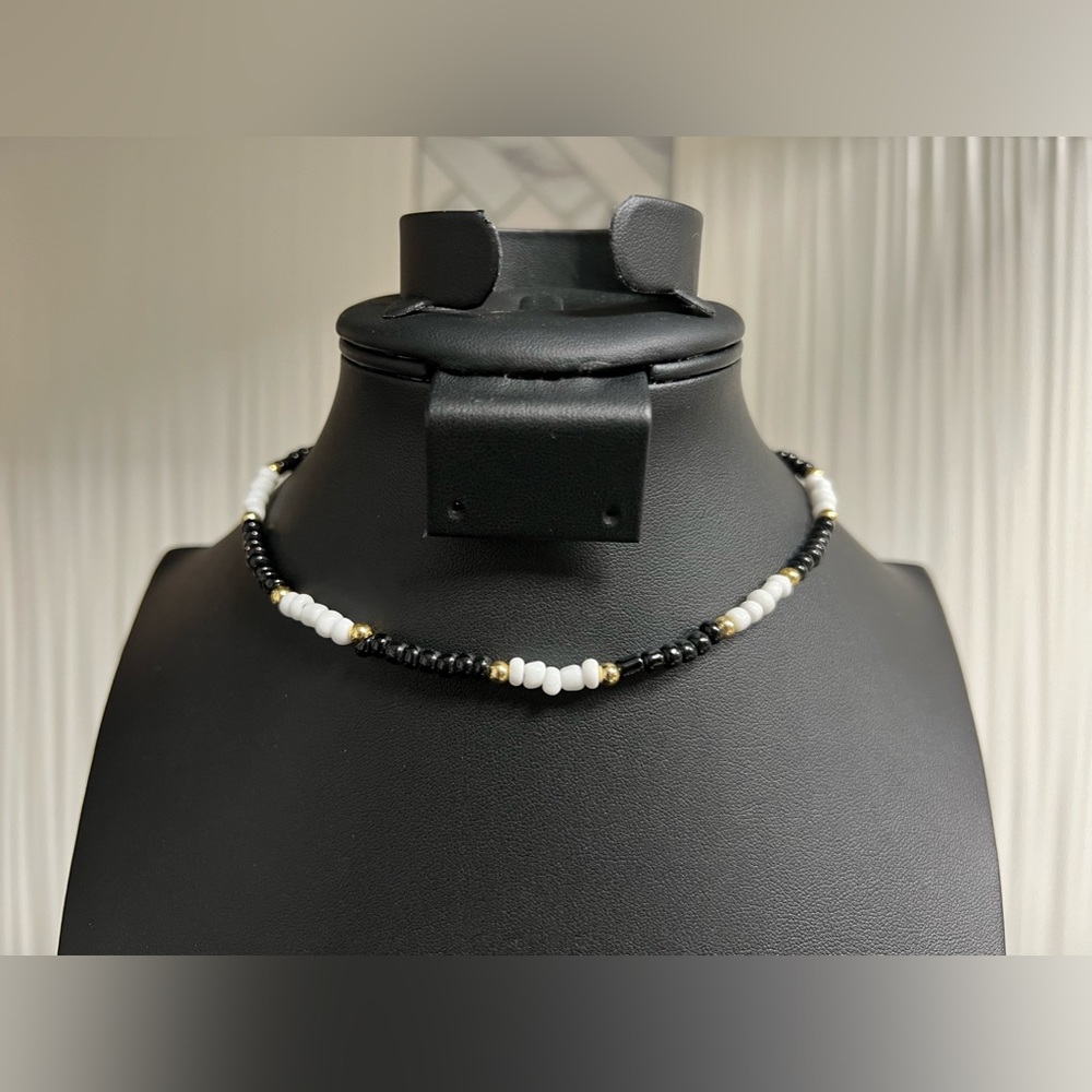 Dainty Seed Beaded Necklace